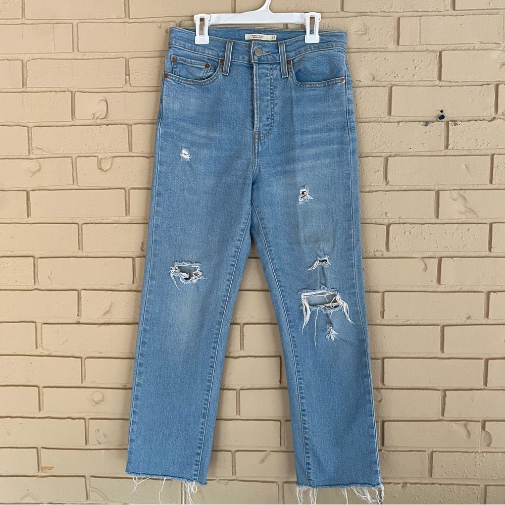 Levis Jeans Womens 27 Wedgie Straight Distressed Button Fly Light Wash Blue
